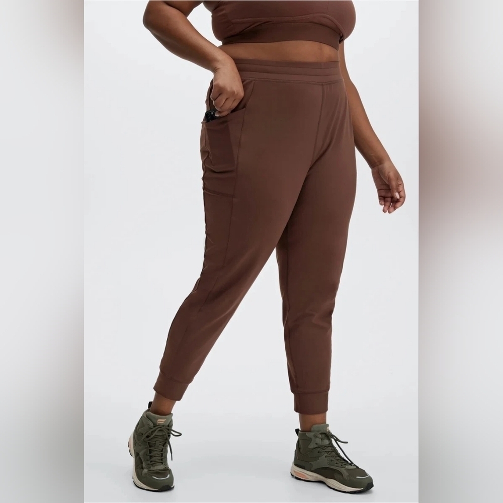 Fabletics On The Go Cold Weather Jogger, Color Cacao Size 2X
